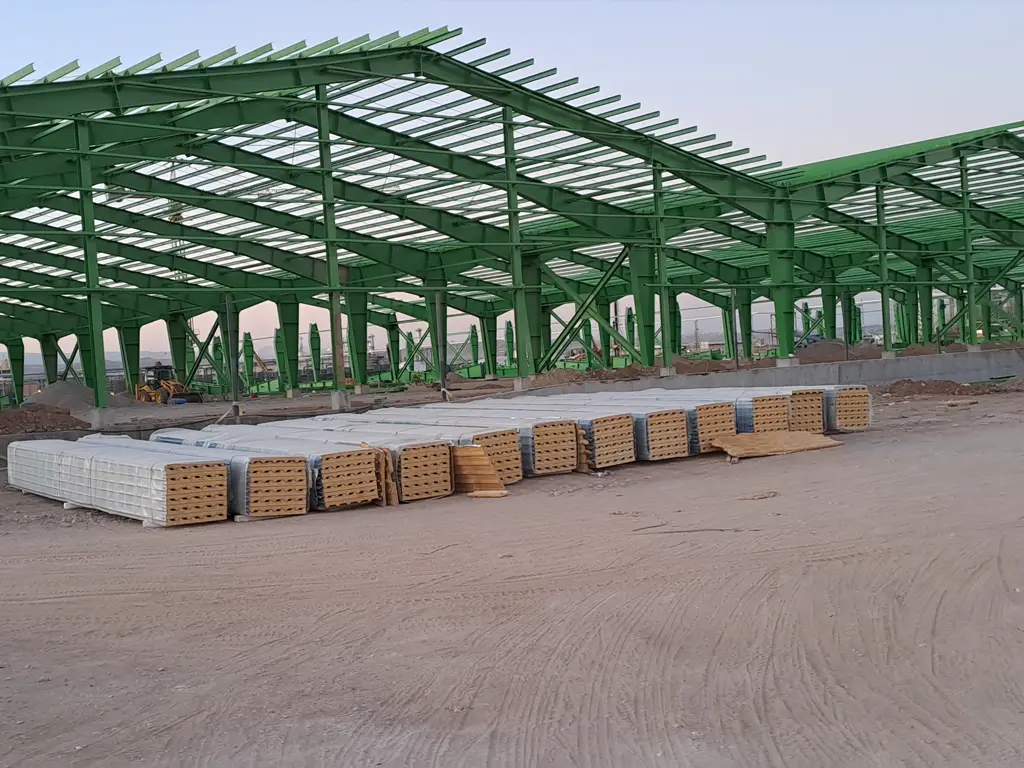 ساختمانهای پتروشیمی تبریز،‌ پروژه کارخانه ساخت سازه های فولادی جاده